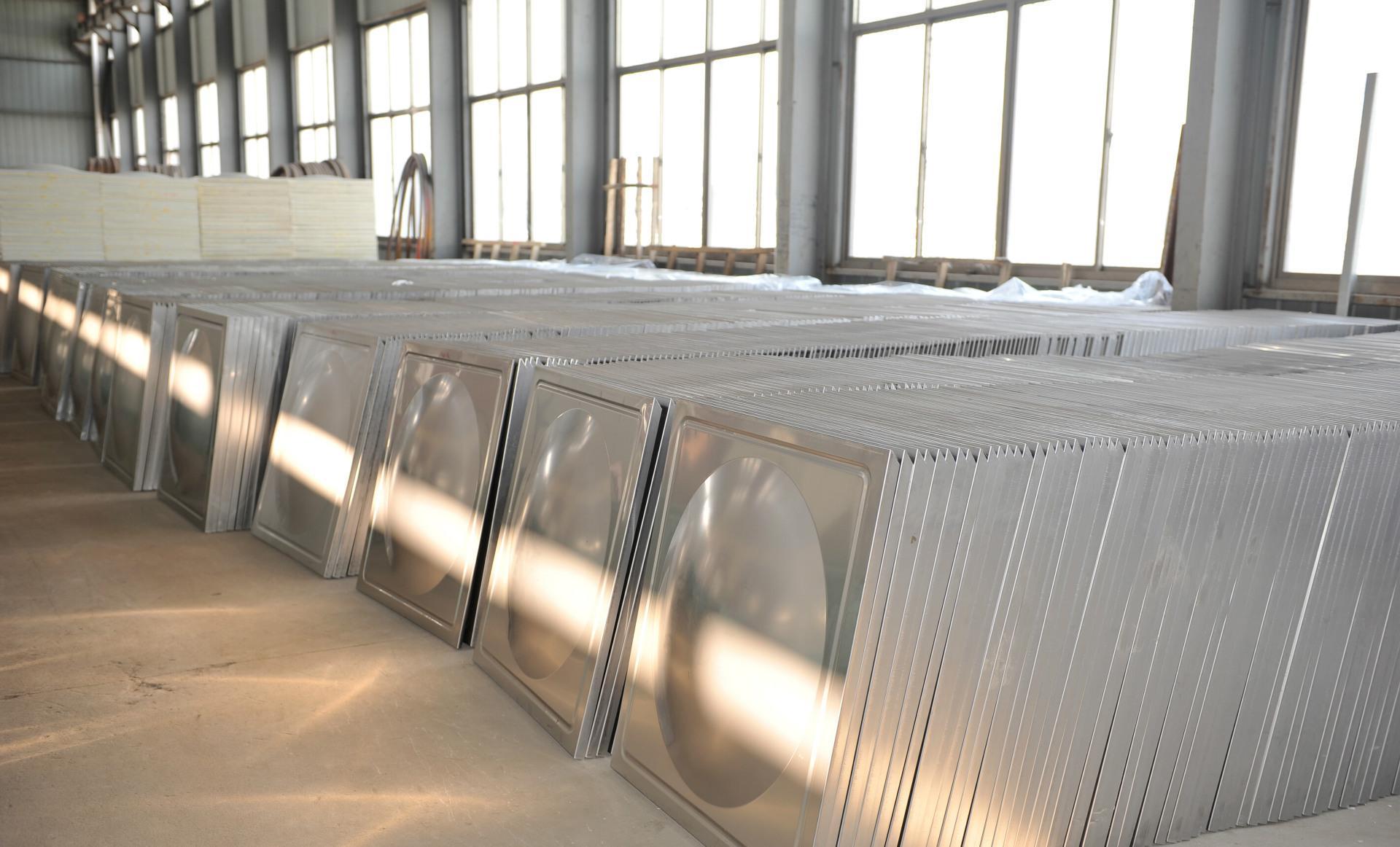 不锈钢水箱板产品特点1,不锈钢水箱一般采用sus304材质的不锈钢板材